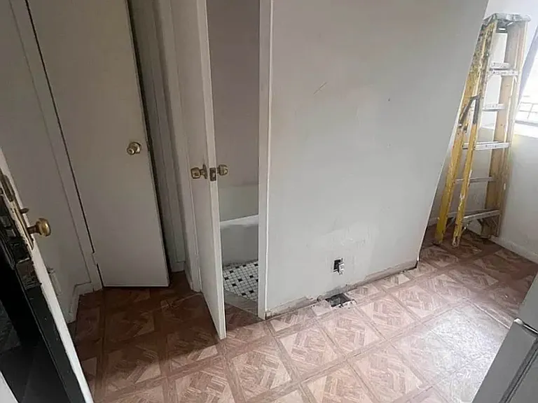 476 Clinton Ave #2H — Photo 8