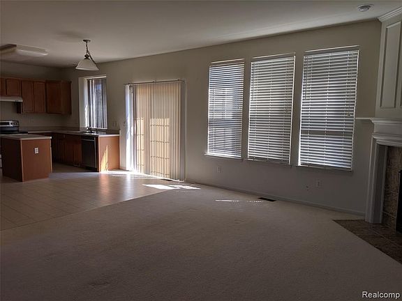 5th image of 44911 Revere Dr