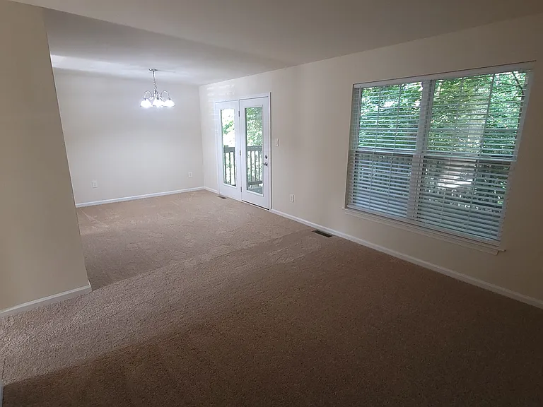 539 Upland St — Photo 9
