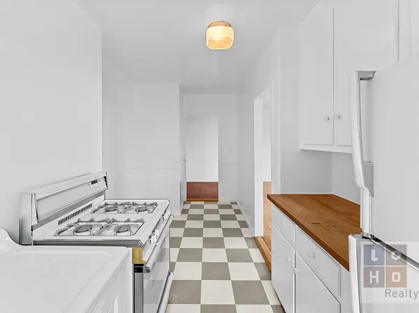 568 Grand Street image 10 of 27