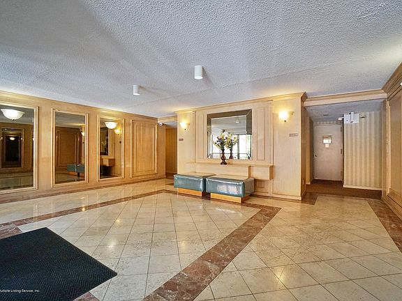 4th image of 75 Essex Dr APT 2J
