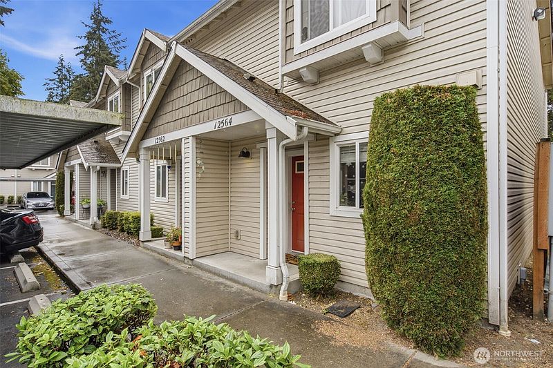 3rd image of 12564 Springbrook Lane SW