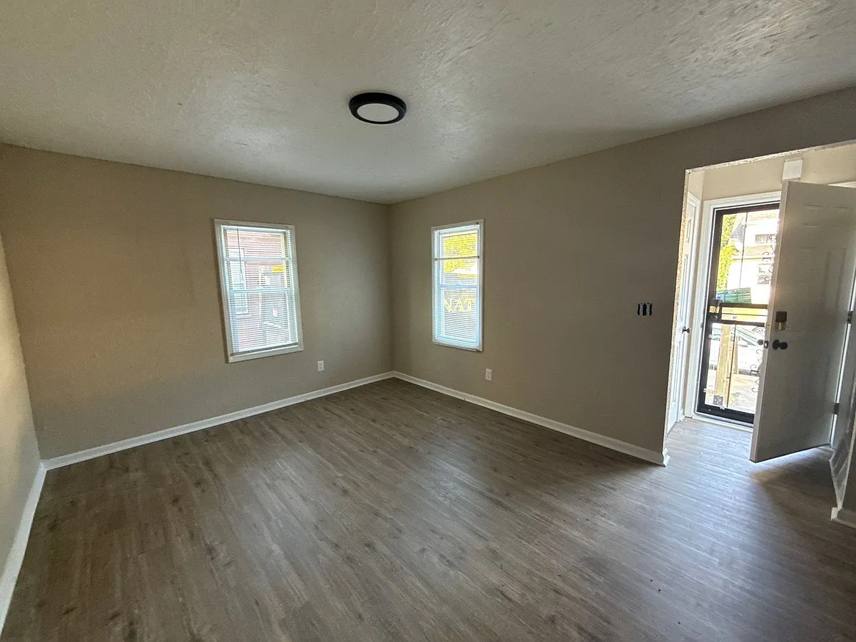 Building Photo - 16255 Lilac St