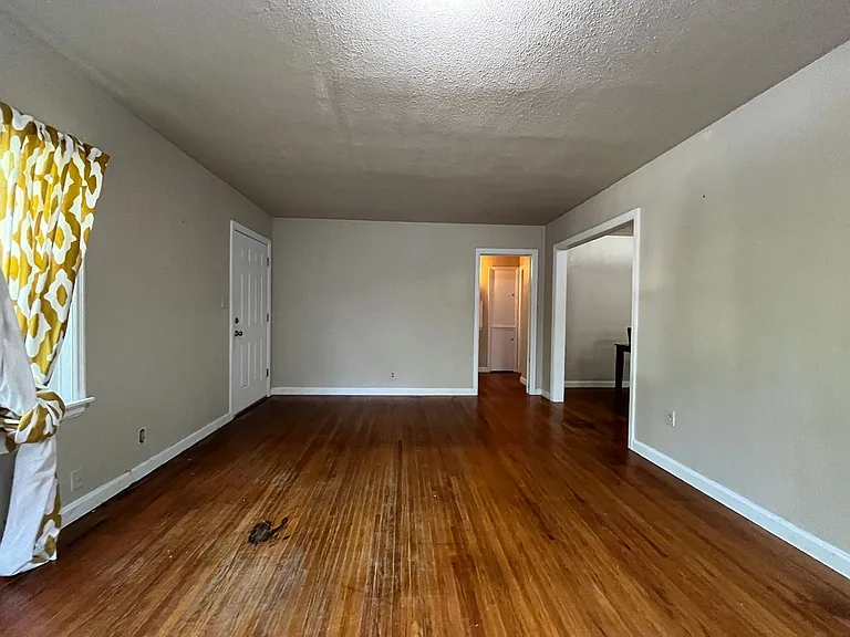 728 N Marion Ave — Photo 4