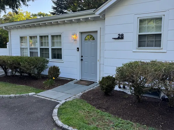 28 Treadwell Ave, Westport, CT 06880