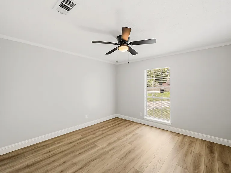 1310 Burning Tree Rd — Photo 21