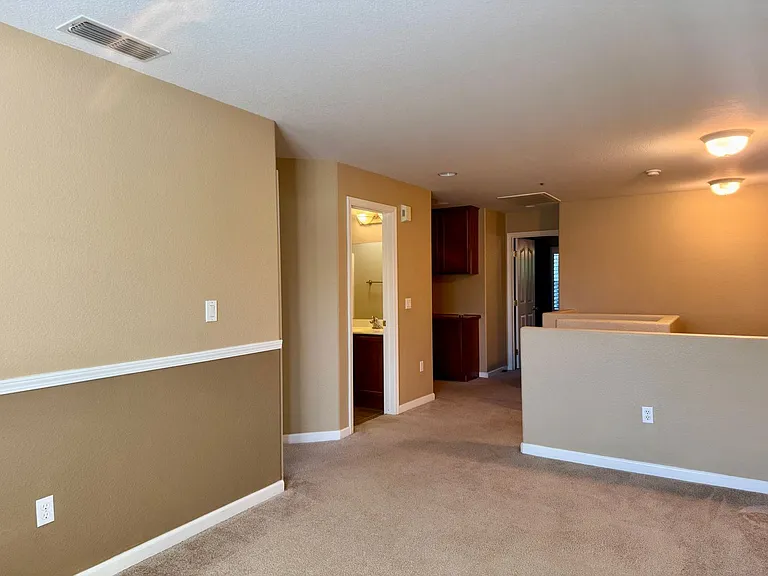304 Esplanade Cir — Photo 23