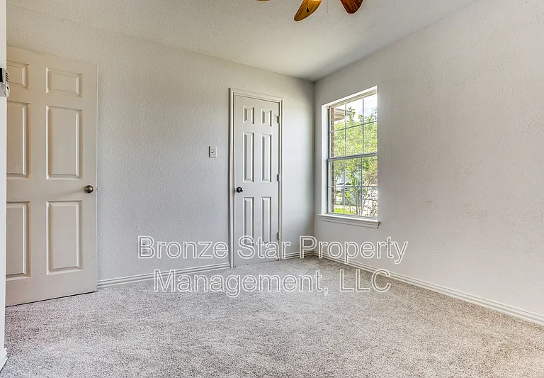 722 Seneca Dr — Photo 11