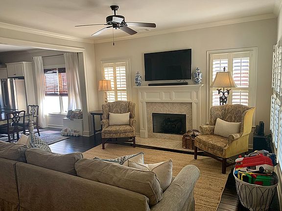 3rd image of 3721 James Hill Cir
