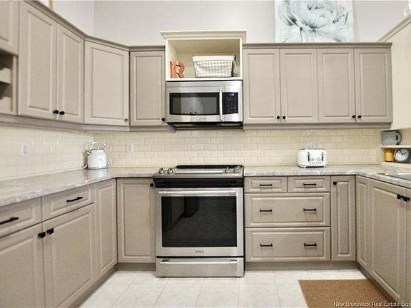 4th image of 49 Merritt Hill Rd