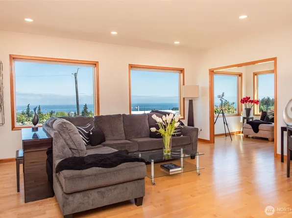 3109 S City Lights Place, Port Angeles, WA 98362
