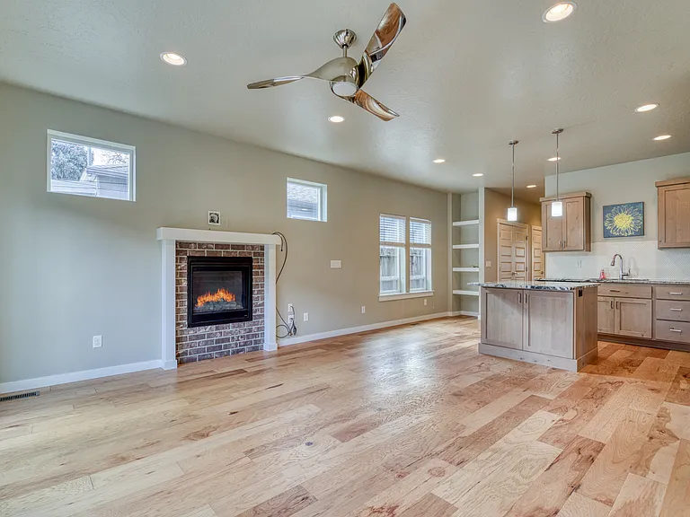 1818 S Grant Ave — Photo 19