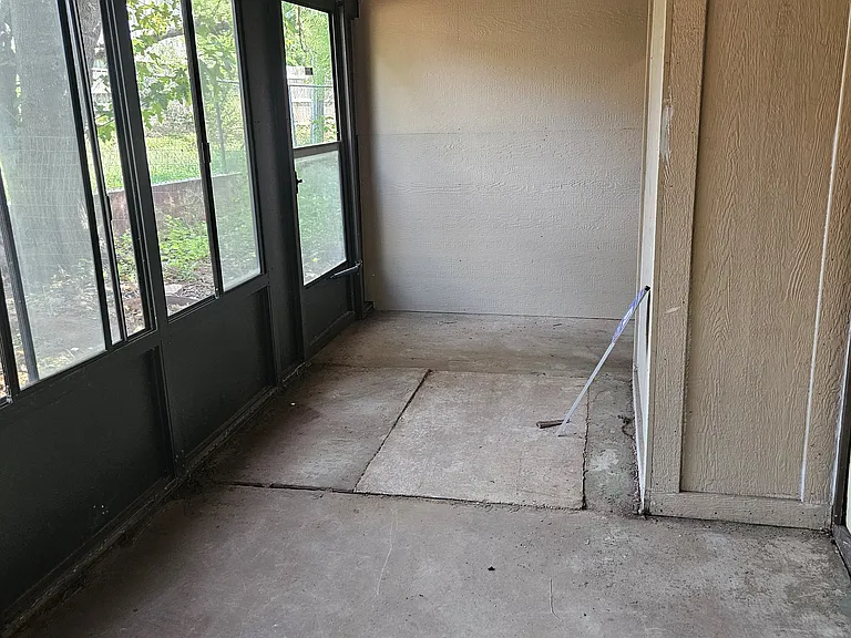 2705 Martin Ln — Photo 7
