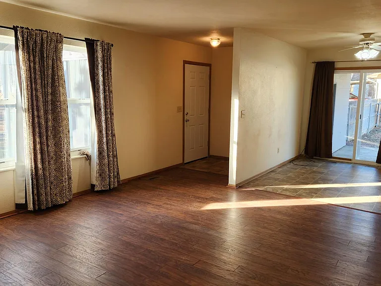 530 N Orchard Ave — Photo 3