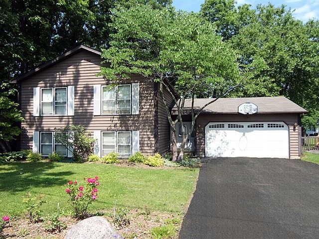 1st image of 136 Forest Ave