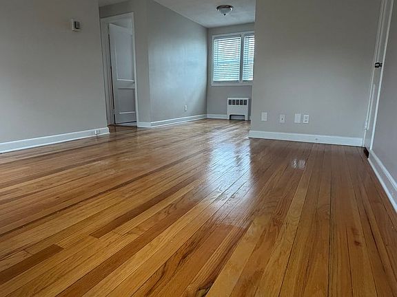2nd image of 102 Shawomet Ave #D00f84070