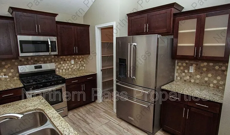 1088 Sky River St — Photo 5