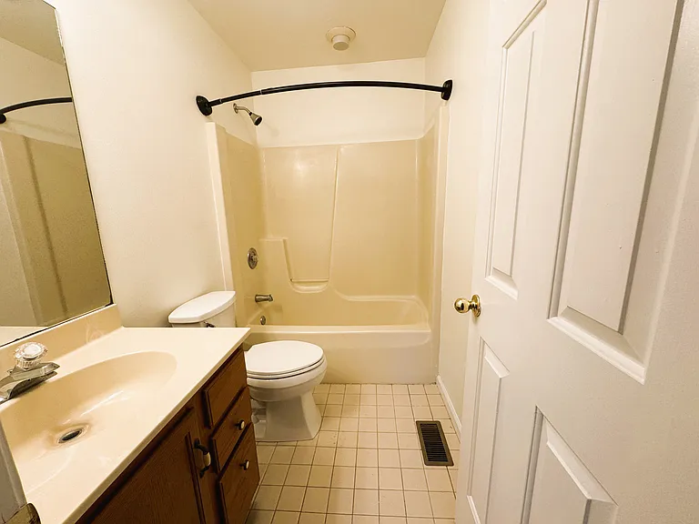 124 Eaglesmere Cir #20 — Photo 12