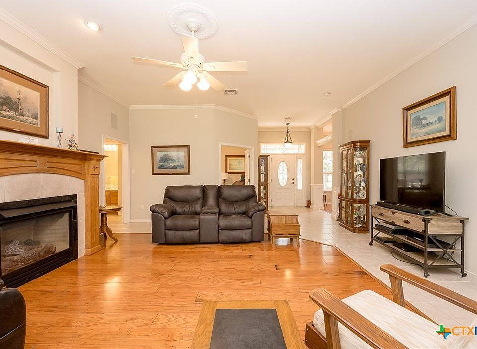 1st image of 299 White Oak Dr