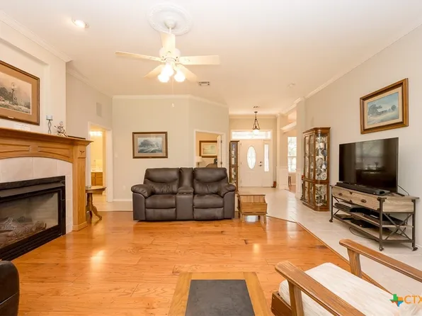 299 White Oak Dr, Killeen, TX 76549