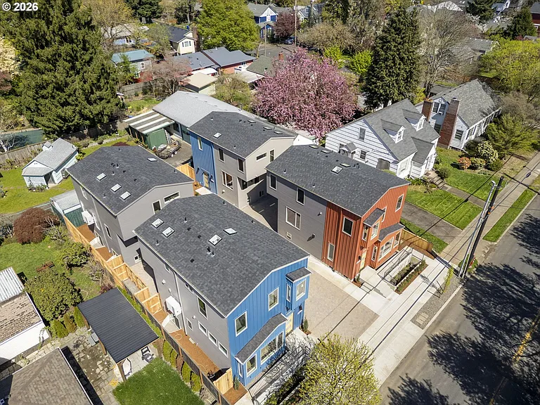 5353 SE Stark St — Photo 33