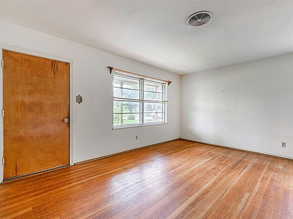 5th image of 1558 Cheshire Ln