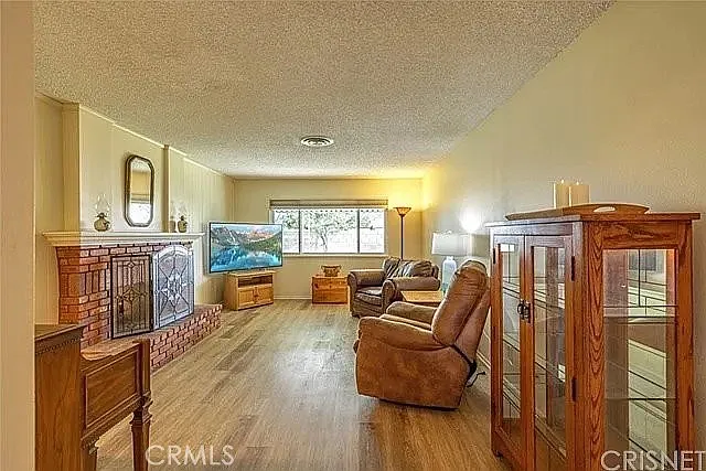 43922 Fenner Ave — Photo 4