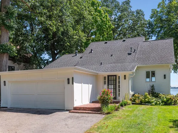 1390 Rest Point Rd, Mound, MN 55364
