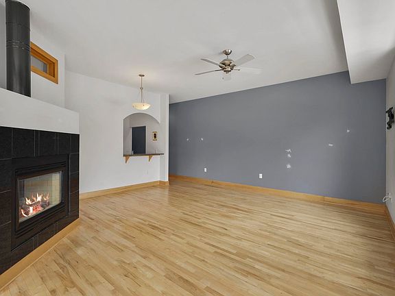 3rd image of 1150 Williamson St APT 204