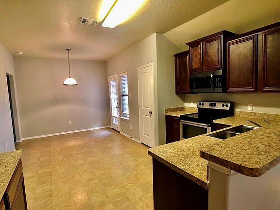 4th image of 4008 Golden Rod Dr