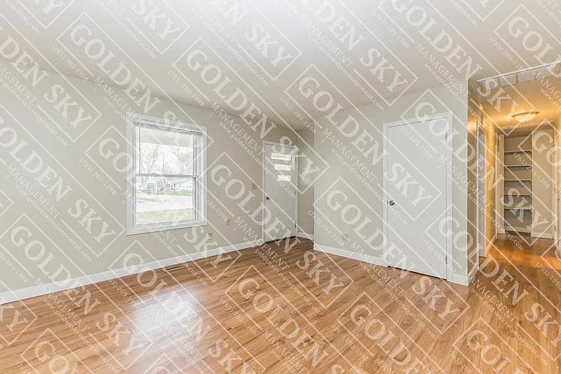 3 bed, 1.0 bath, 936 sqft, $1,475 — Photo 2