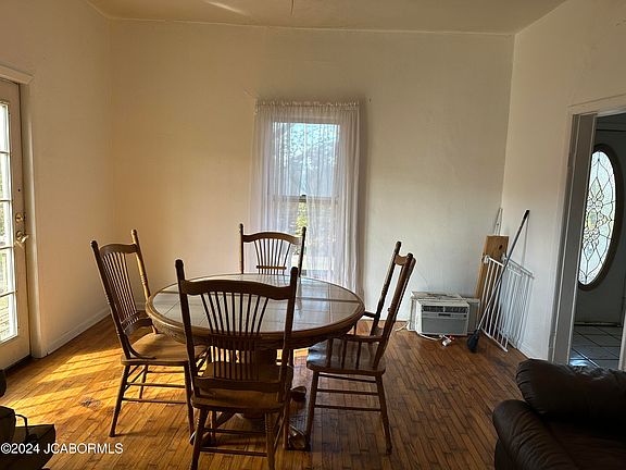 5th image of 913-909 Colorado St