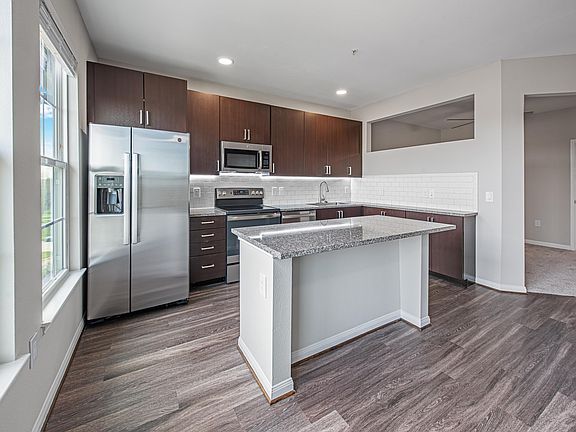 4th image of 225 S Heights Blvd #4406