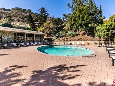 6716 Hillpark Dr APT 406, Los Angeles, CA, 90068