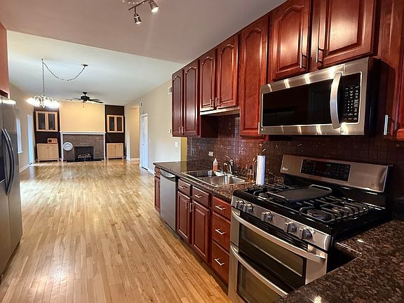 2nd image of 5942 S King Dr Unit 4N