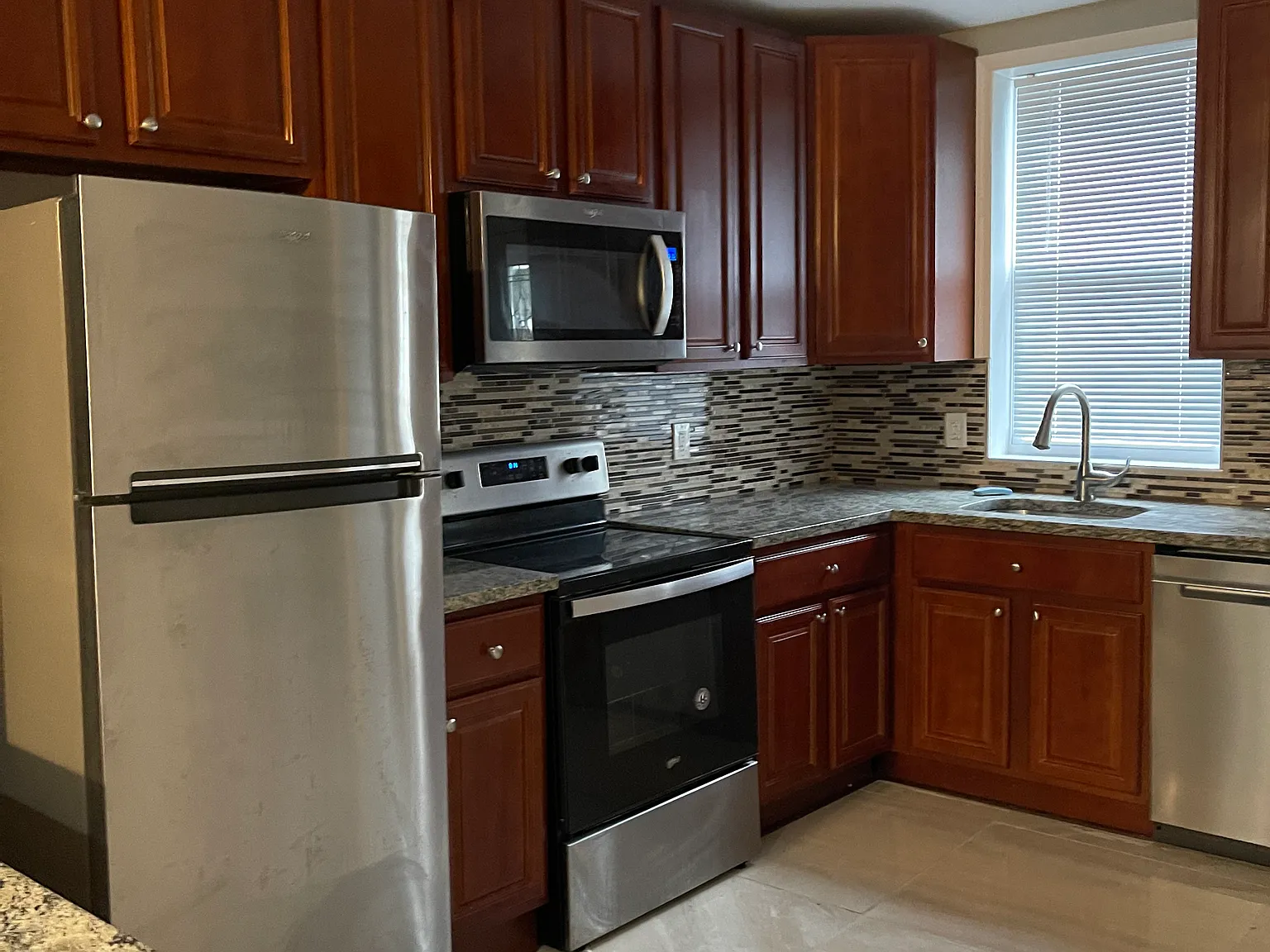 4 bed, 2.5 bath, 1506 sqft, $2,500 — Photo 3