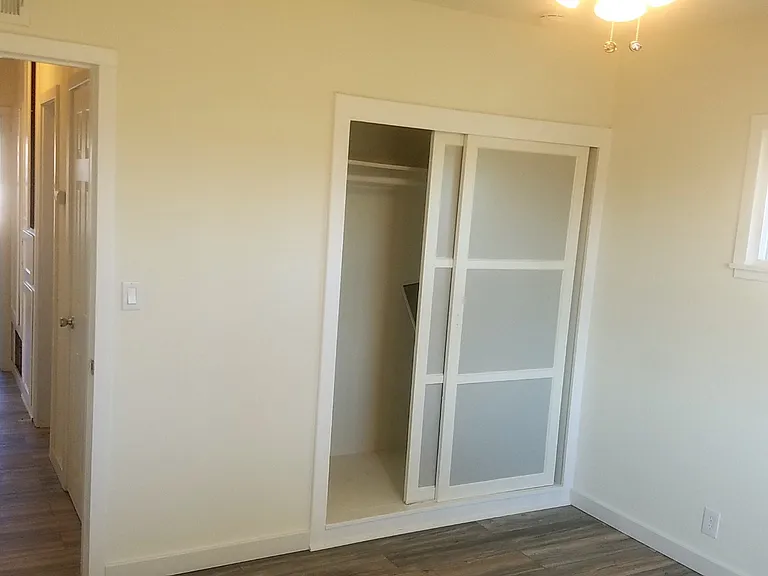 12001 College Ave — Photo 6