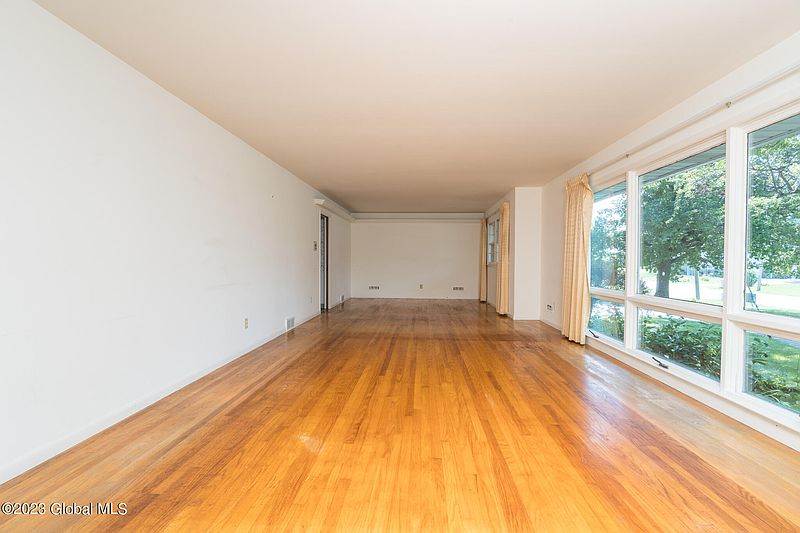 3rd image of 2263 Preisman Drive