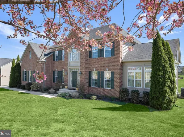 10138 Roulette Dr, Hagerstown, MD 21740