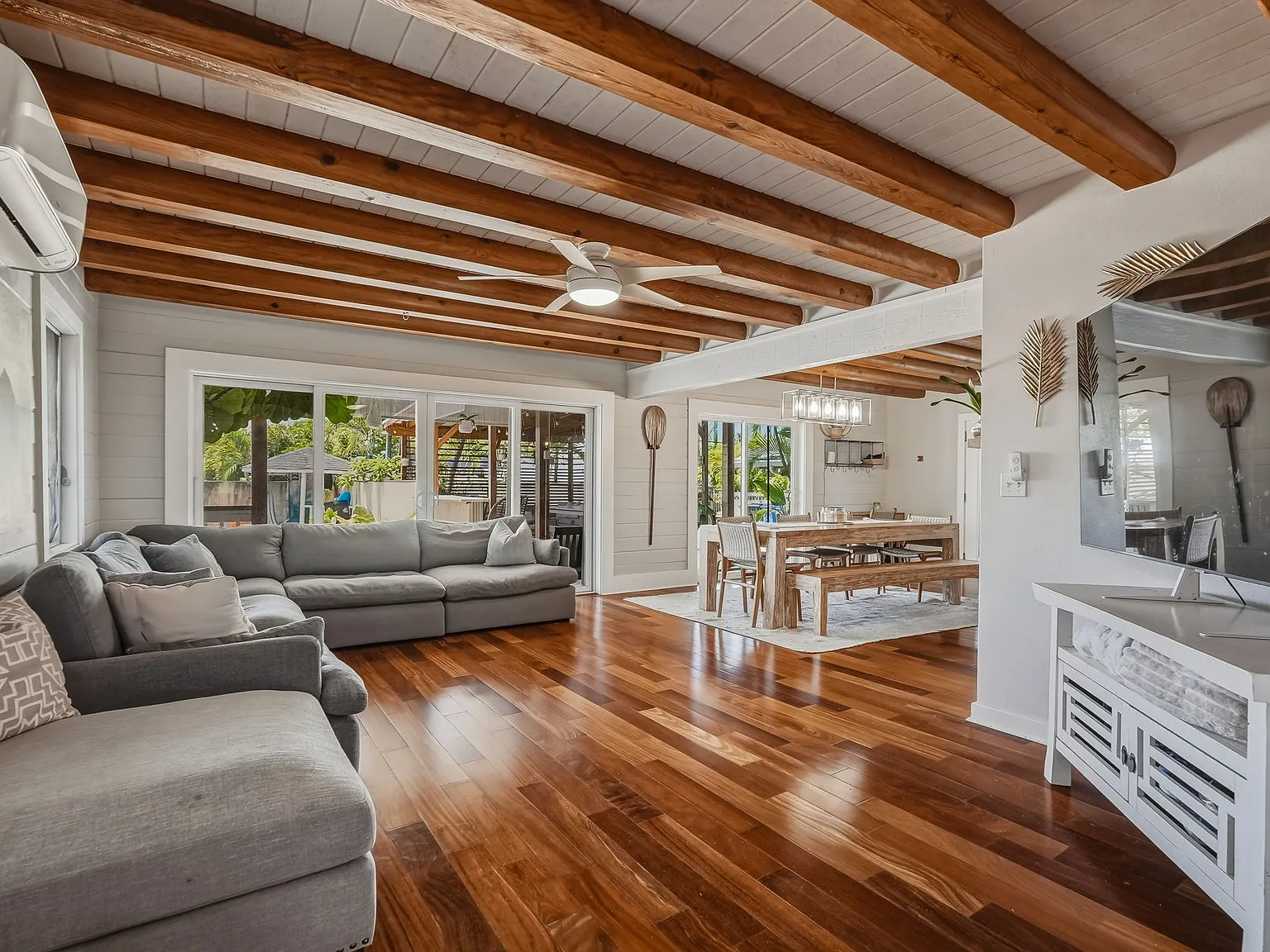 5 bed, 2.5 bath, 2607 sqft, $9,850 — Photo 4