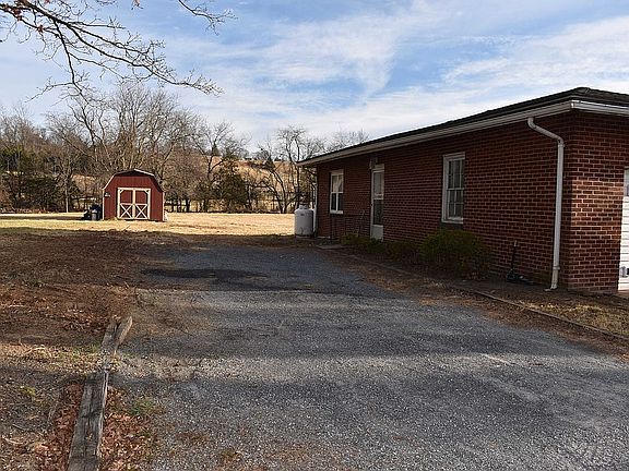 5th image of 4794 N Valley Pike