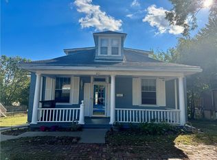 1011 Kickapoo St, Leavenworth, KS 66048