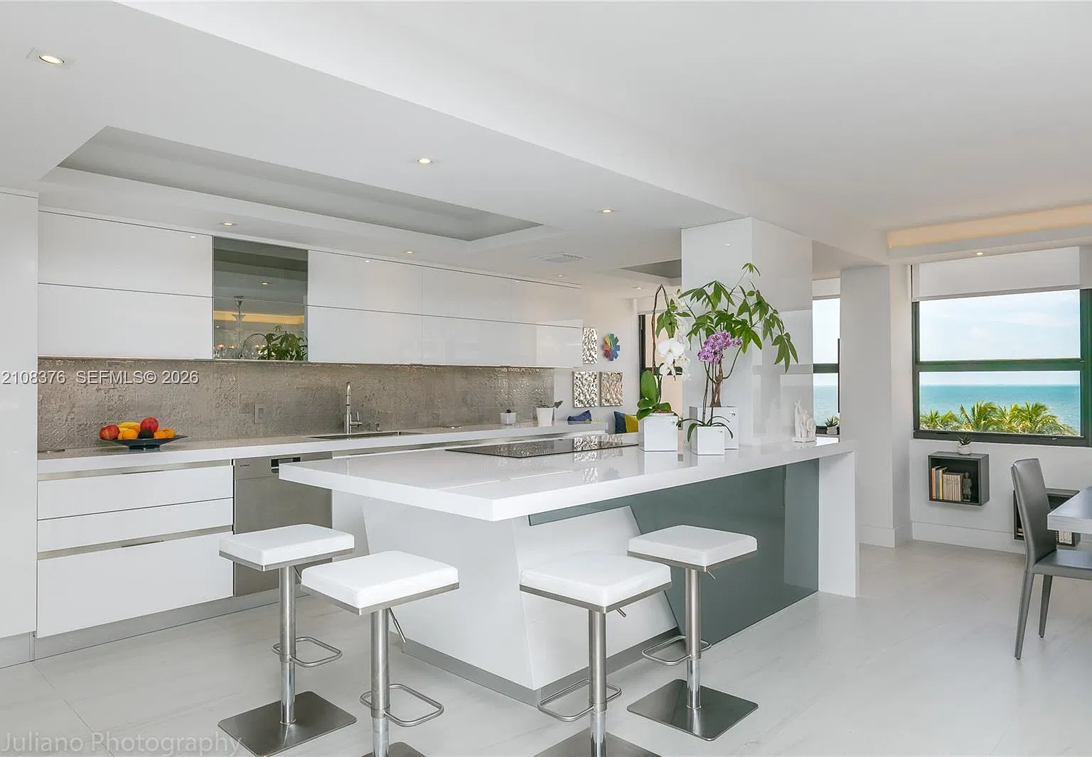 Grove Isle Condo — Photo 1