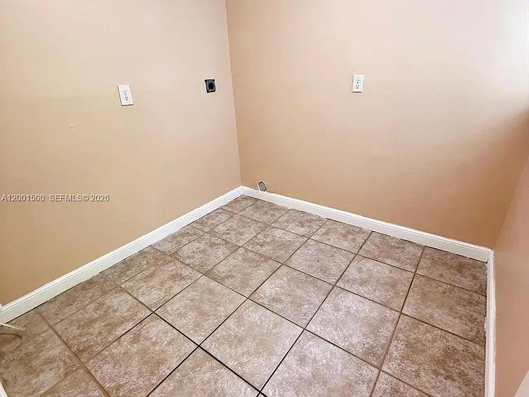 2750 N 34th Ave #9D — Photo 10