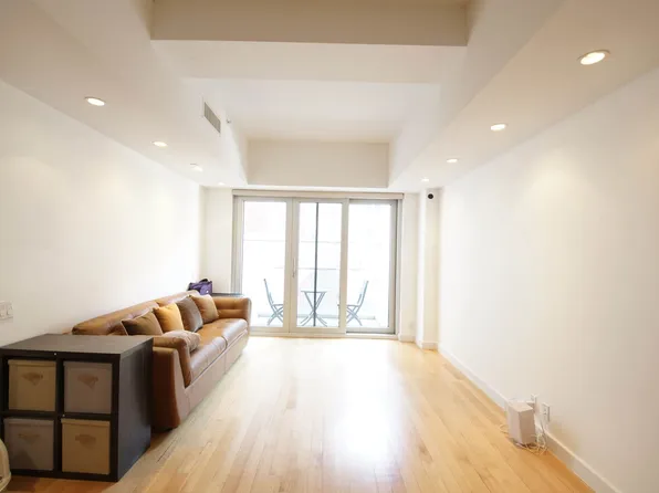 14 West 14th Street 3D image 1 of 7