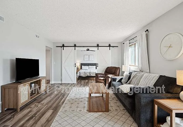 743 Westwinds Dr #1 — Photo 8