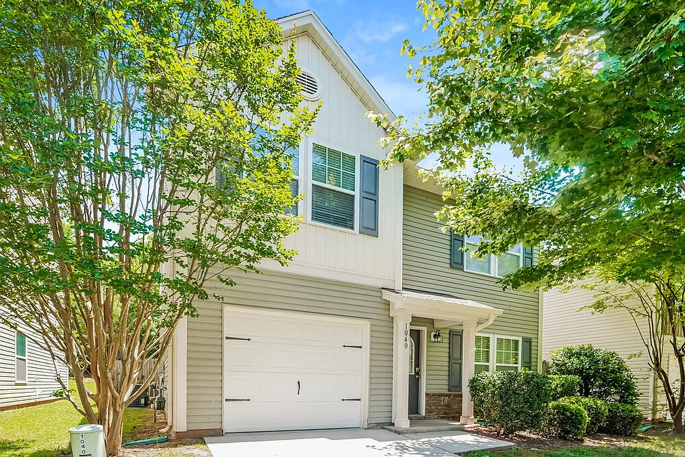 3 bed, 2.5 bath, 1605 sqft, $1,835 — Photo 4