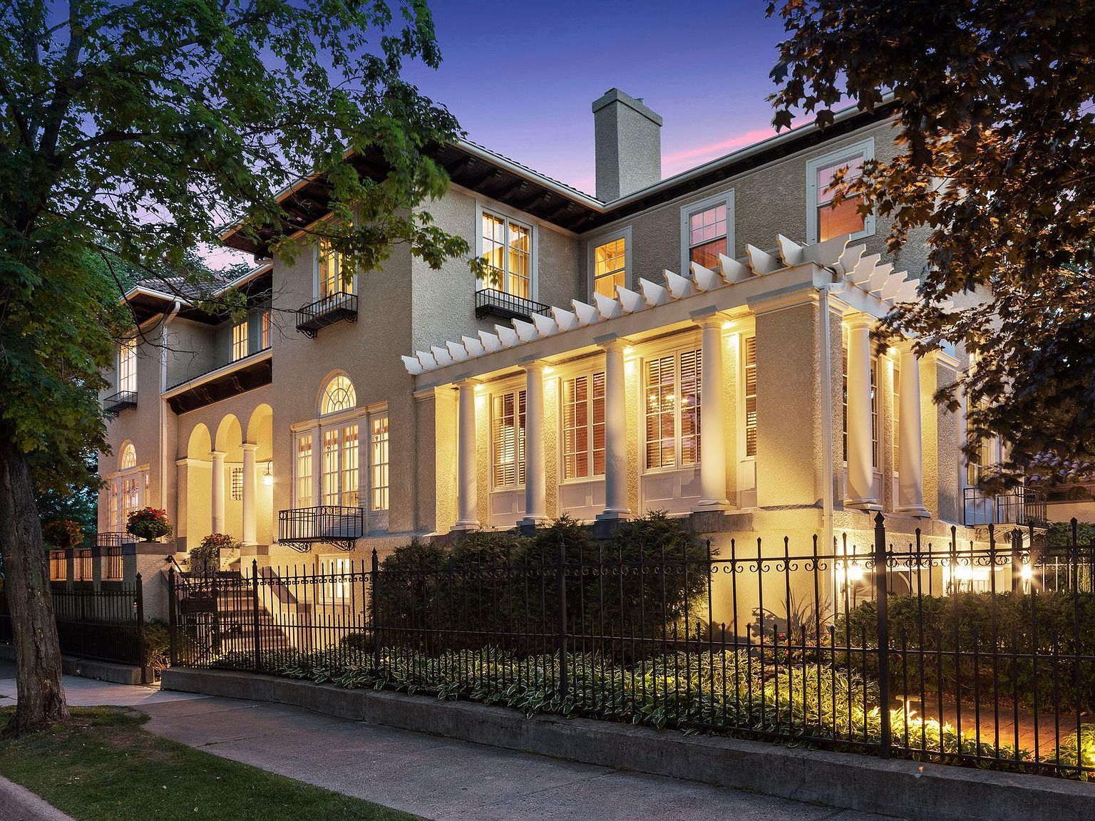 2368 Lake Of Isles Pkwy W, Minneapolis, MN 55405 Zillow