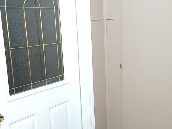 2nd image of 902 Marion Ave