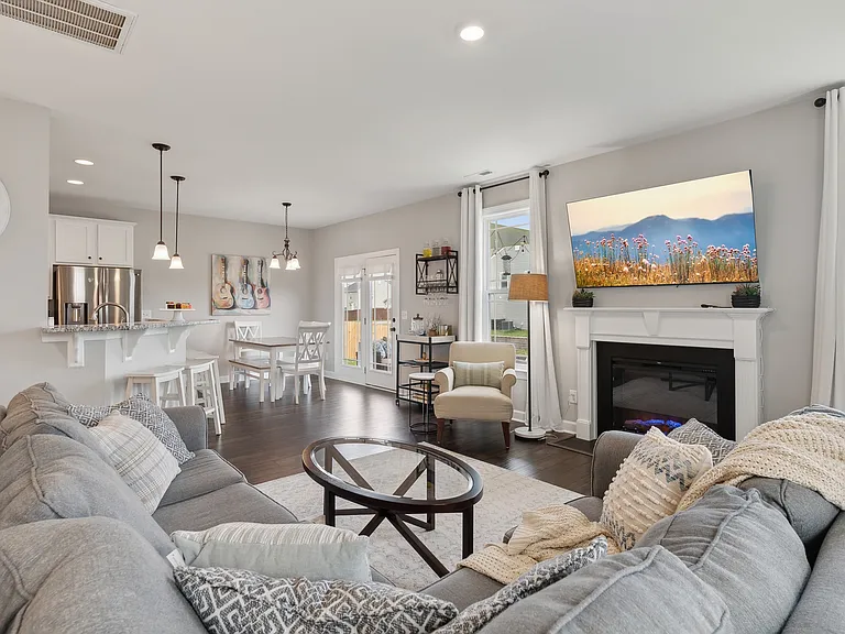 7989 Regiment Dr — Photo 19